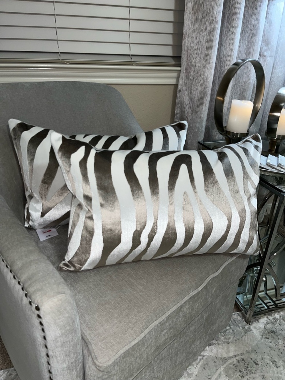 1-CALDEIRA NWT CUT VELVET ZEBRA DESIGN LUXURY LUMBAR DECORATIVE PILLOW